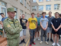 Состоялась встреча представителей погранотряда с воспитанниками лагеря военно-патриотического профиля "Патриот"