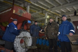 В сельхозпредприятиях Лиозненского района активизируется подготовка техники к весенним полевым работам