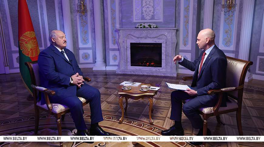 Лукашенко дал интервью межгосударственной телерадиокомпании "Мир"