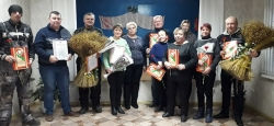 Хвала и честь вам, руки трудовые!