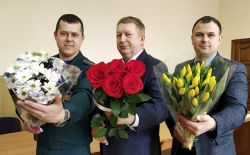 С праздником, дорогие женщины!