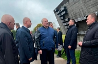 Лукашенко прибыл в Хатынь, чтобы посмотреть, как проходит реконструкция мемориального комплекса