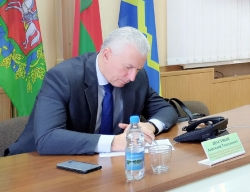 Приём граждан и прямую провёл линию член Совета Республики Национального собрания Республики Беларусь А.Т. Щастный