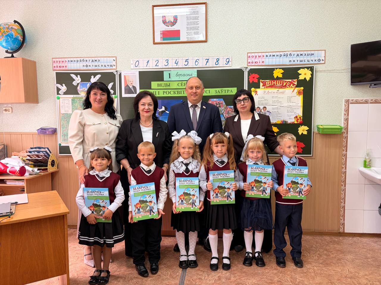 Душевно и тепло - в Крынках прошла линейка ко Дню знаний