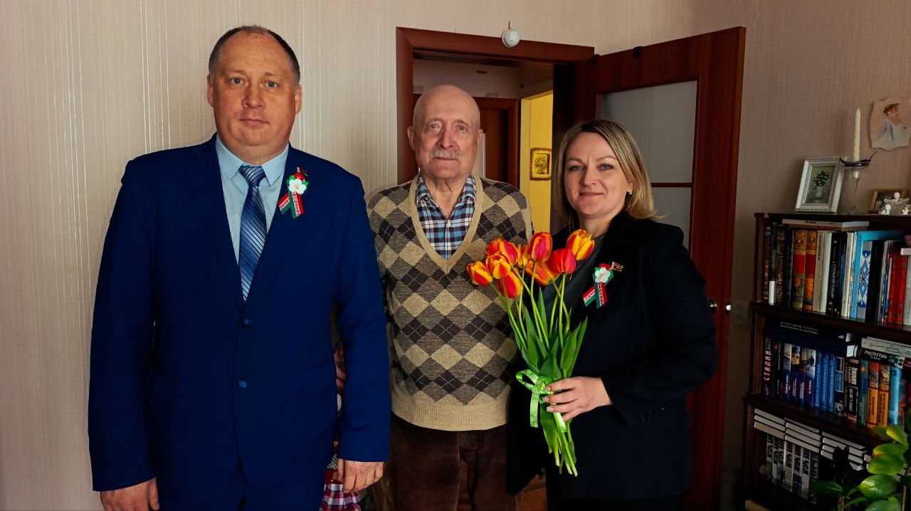 Поздравления жителя блокадного Ленинграда Юрия Дмитриева с праздником - Днём Победы!