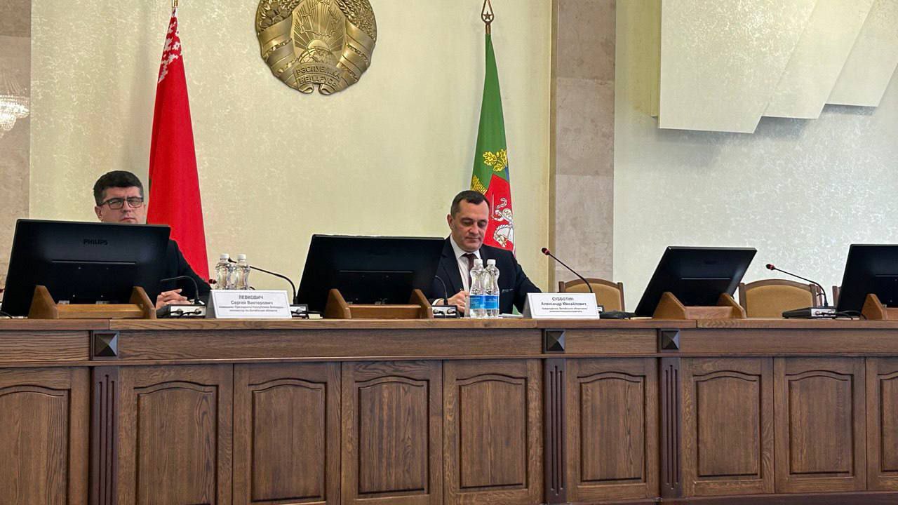 В Витебском областном исполнительном комитета проходит областное собрании участников VII Всебелорусского народного собрания от Витебской области