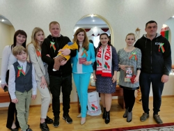В Лиозно торжественно вручили удостоверения многодетным семьям