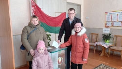 Праздничная атмосфера на избирательных участках
