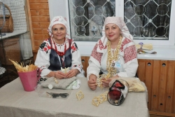 Лиозненские мастера Дома ремесел представили творческую выставку в Смоленске