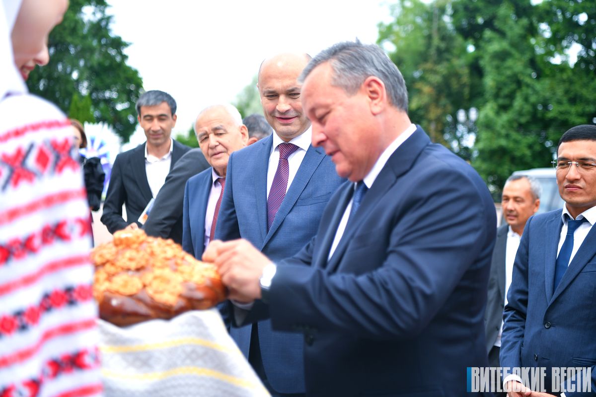 Александр Рогожник провел переговоры с делегацией Андижанской области Узбекистан