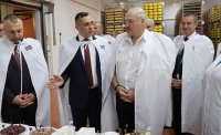 "Очень вкусно. Очень!" Александр Лукашенко ознакомился с производством сыров в Поставах