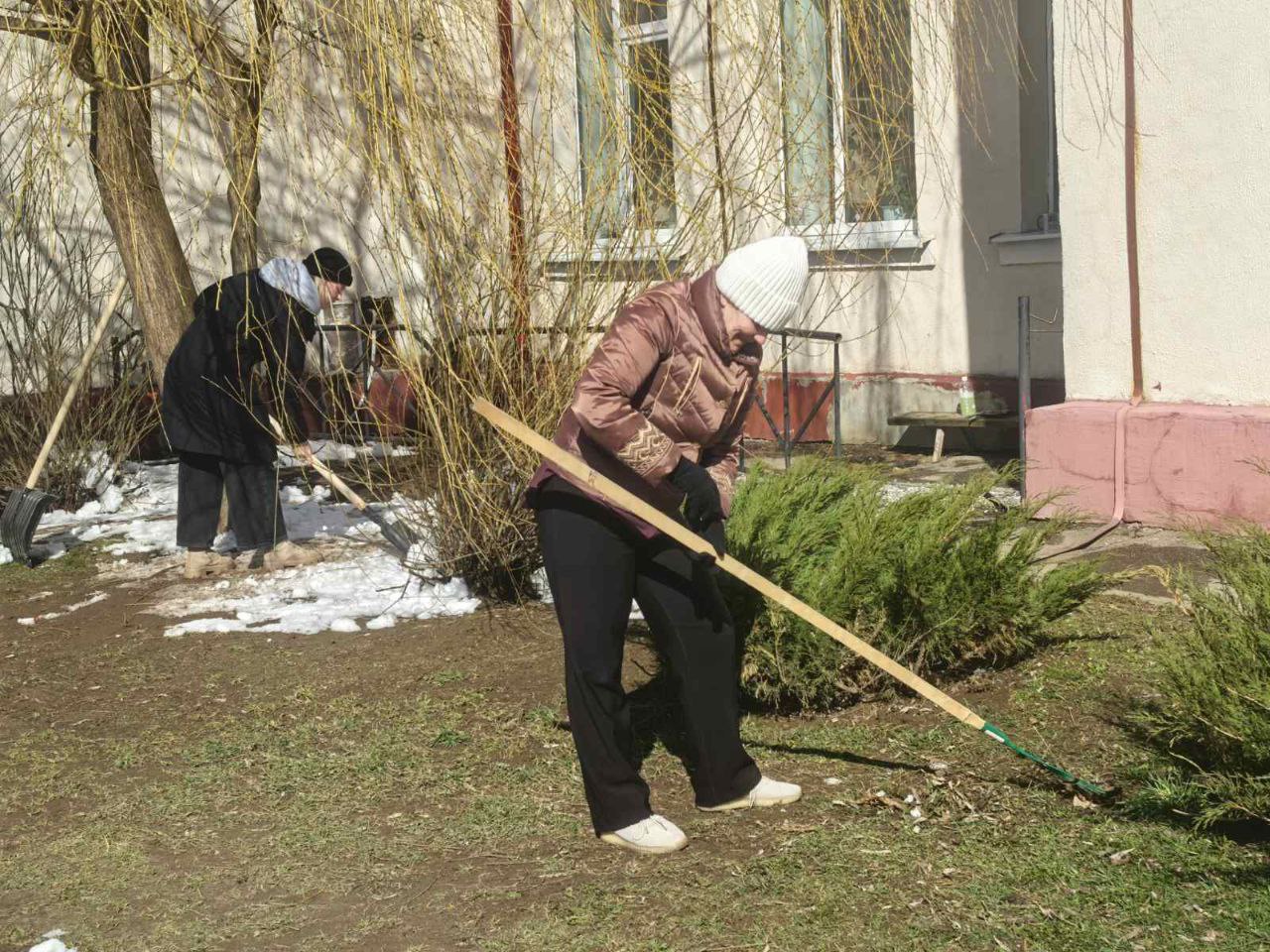 Работники культуры Лиозненщины активно участвуют в субботнике! (фотофакт)