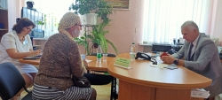 В Лиозненском райисполкоме проводит прием граждан и прямую телефонную линию член Совета Республики Национального собрания Республики Беларусь